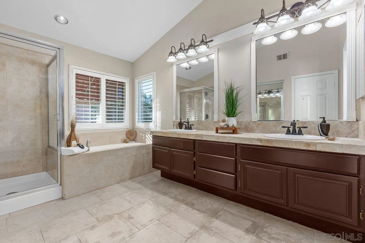 Escondido, California, 92026, United States, 3 Bedrooms Bedrooms, ,3 BathroomsBathrooms,Residential,For Sale,2003359