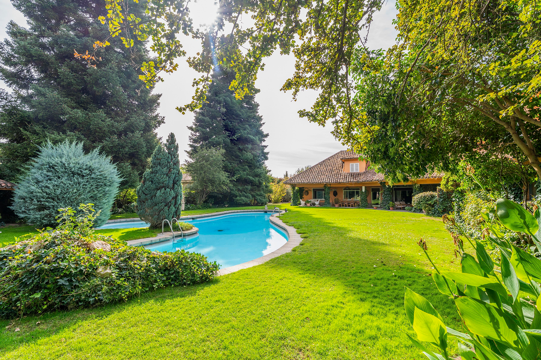 1,695 m² residence on a 4,873 m² plot in Puerta de Hierro - 物件實景