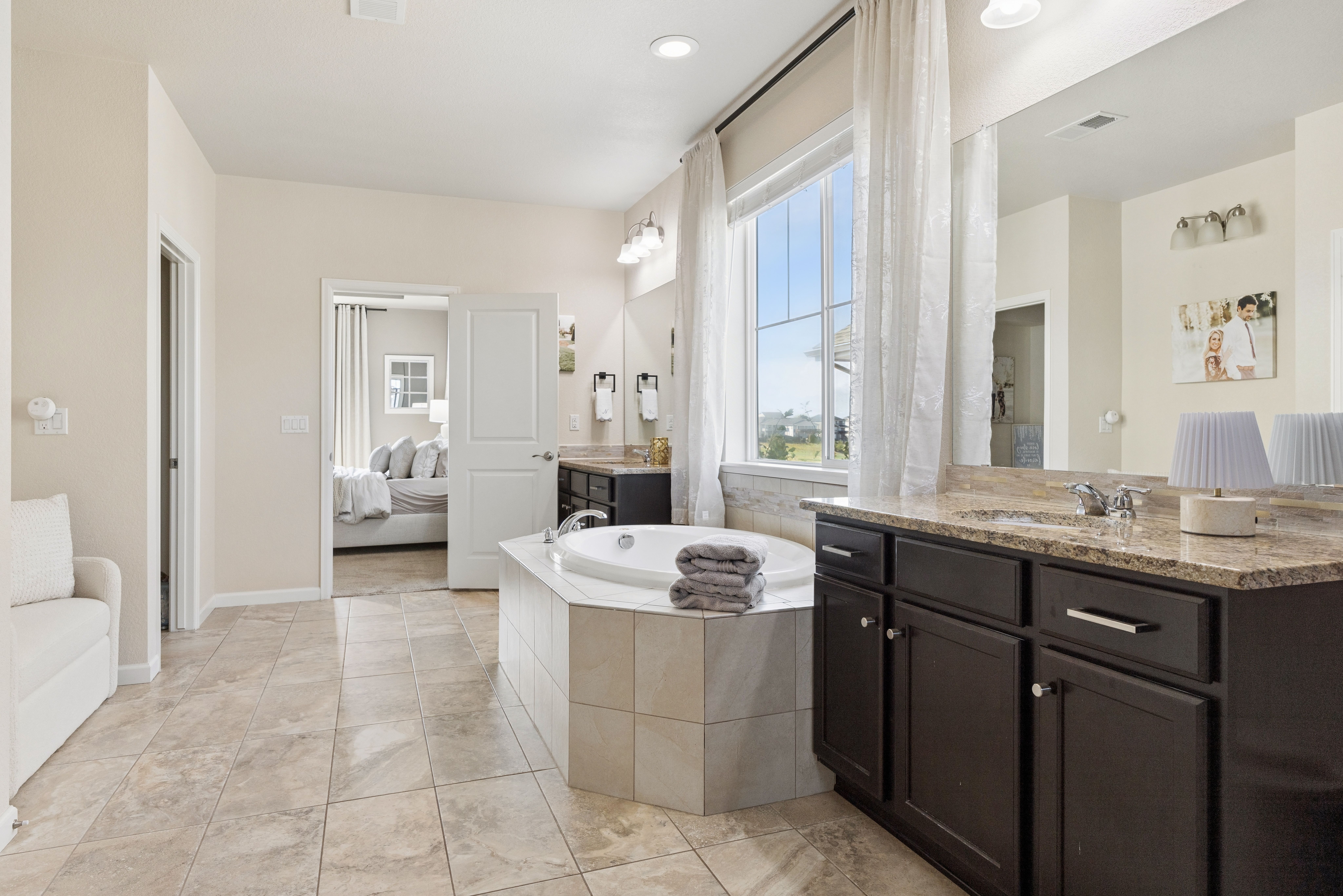  A beautifully appointed two-story home in the desirable Blackstone Country Club. - 物件實景
