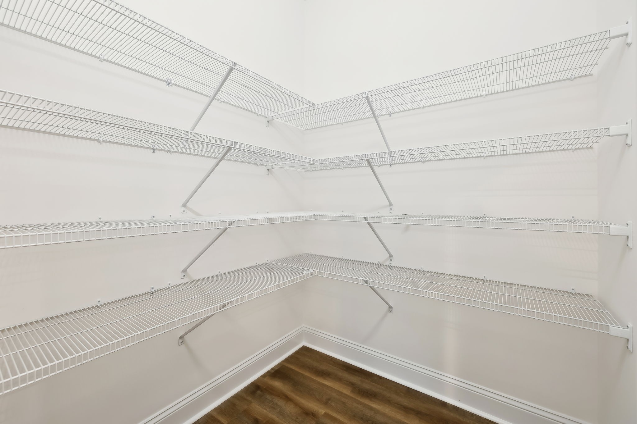 Clarksville, Tennessee, 37043, United States, 4 Bedrooms Bedrooms, ,4 BathroomsBathrooms,Residential,For Sale,2005810