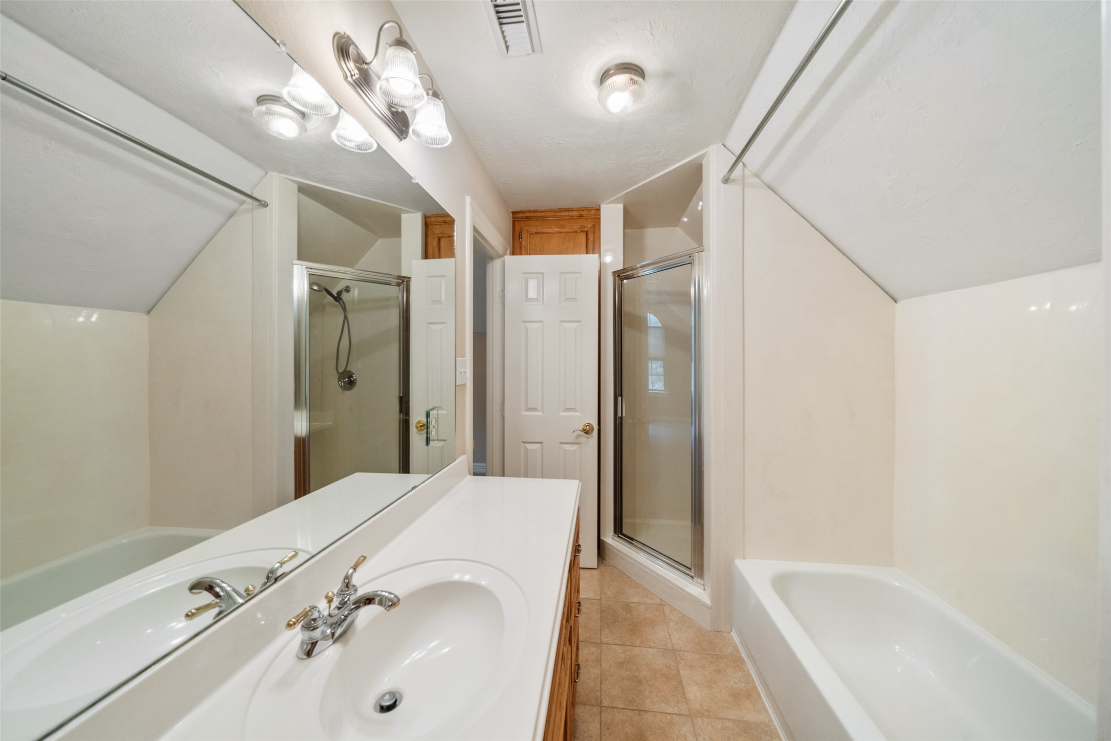  901 Longmire Road #28 - 物件實景