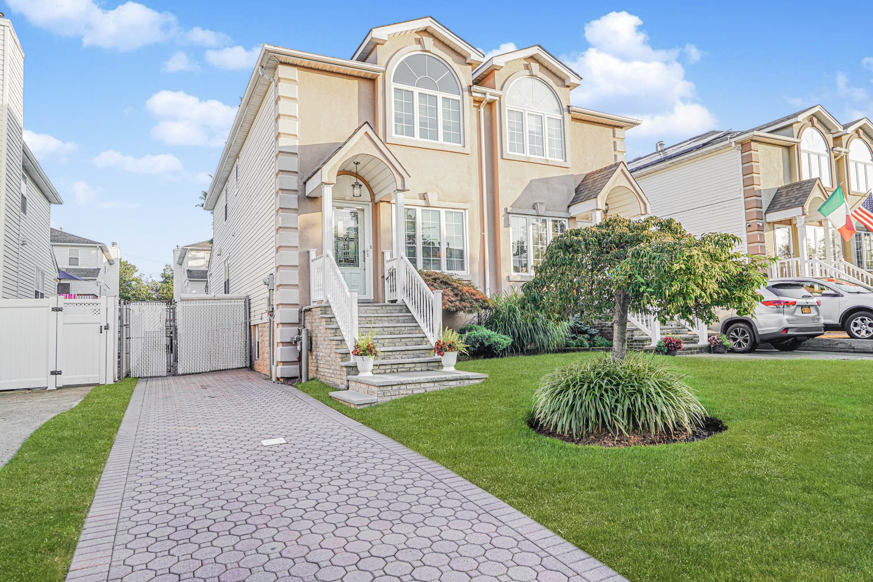 Staten Island, New York, 10309, United States, 3 Bedrooms Bedrooms, ,2 BathroomsBathrooms,Residential,For Sale,1935942