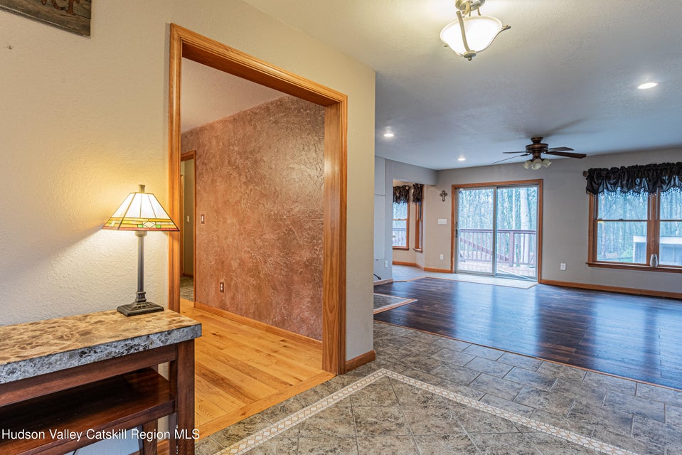 Saugerties, New York, 12477, United States, 4 Bedrooms Bedrooms, ,4 BathroomsBathrooms,Residential,For Sale,1928425