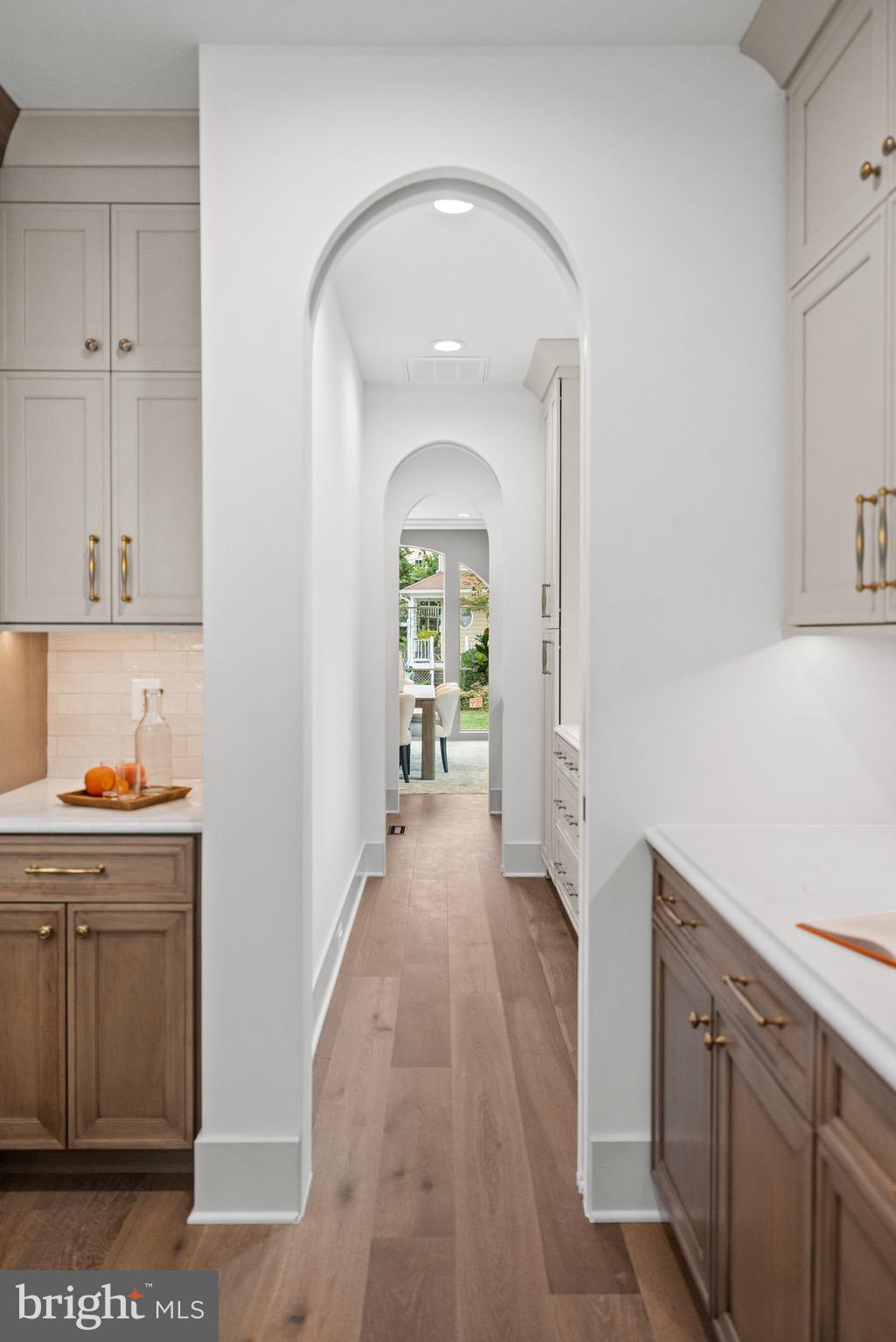 Arlington, Virginia, 22207, United States, 4 Bedrooms Bedrooms, ,5 BathroomsBathrooms,Residential,For Sale,1990203