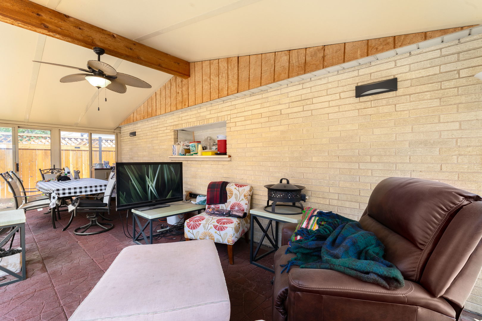 Berwyn, Illinois, 60402, United States, 6 Bedrooms Bedrooms, ,Residential,For Sale,1903495