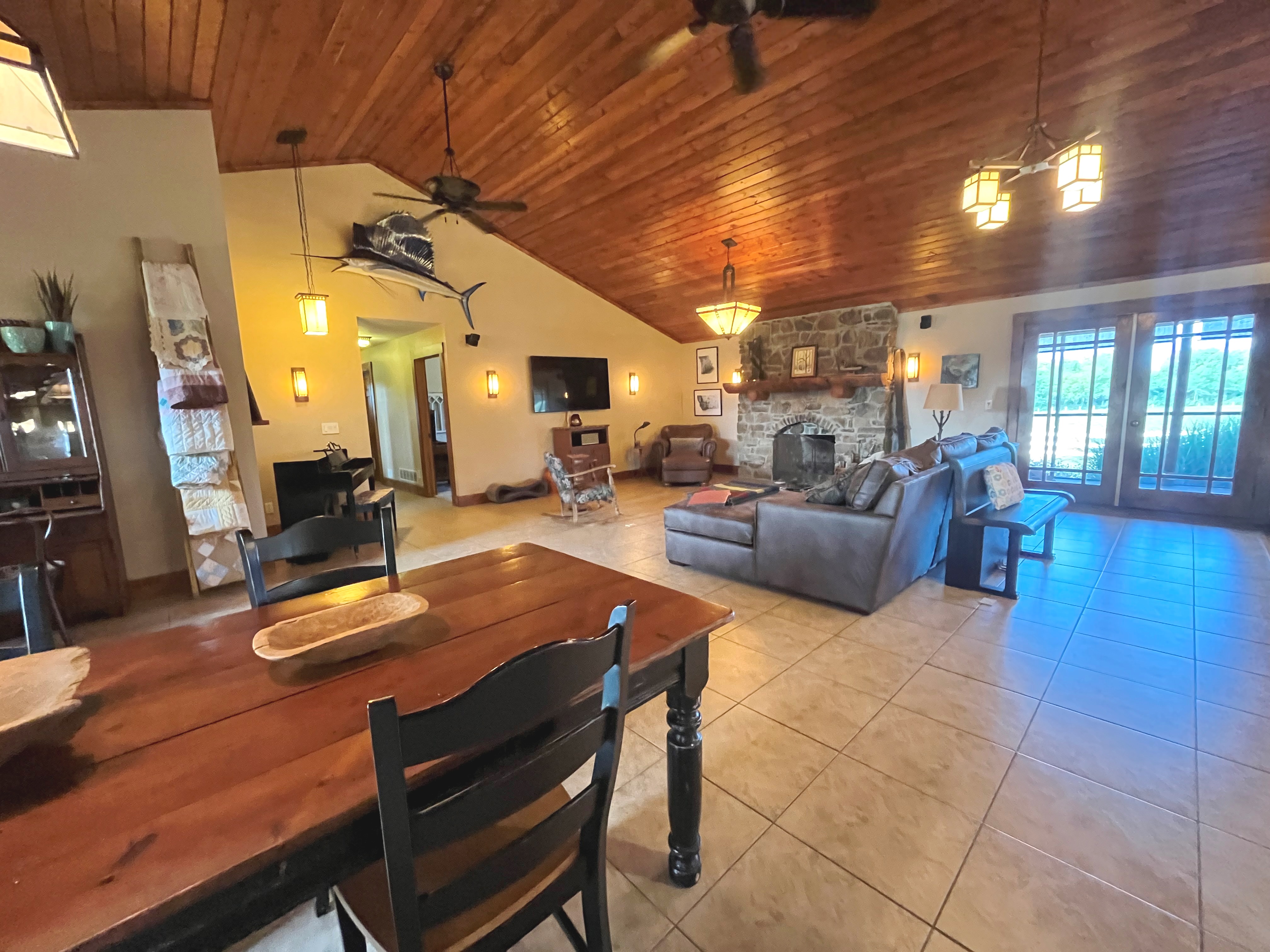 Chillicothe, Missouri, 64601, United States, 3 Bedrooms Bedrooms, ,3 BathroomsBathrooms,Residential,For Sale,1924445
