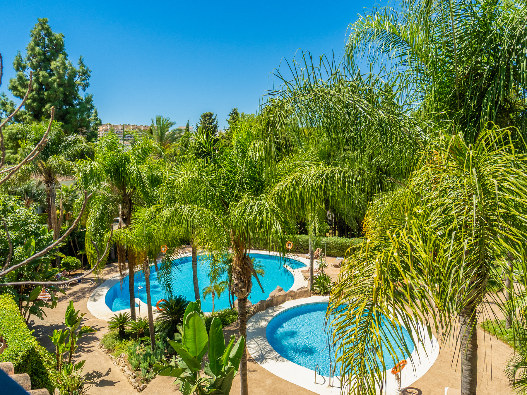  Newly refurbished penthouse with private rooftop terrace in Nueva Andalucía - 物件實景