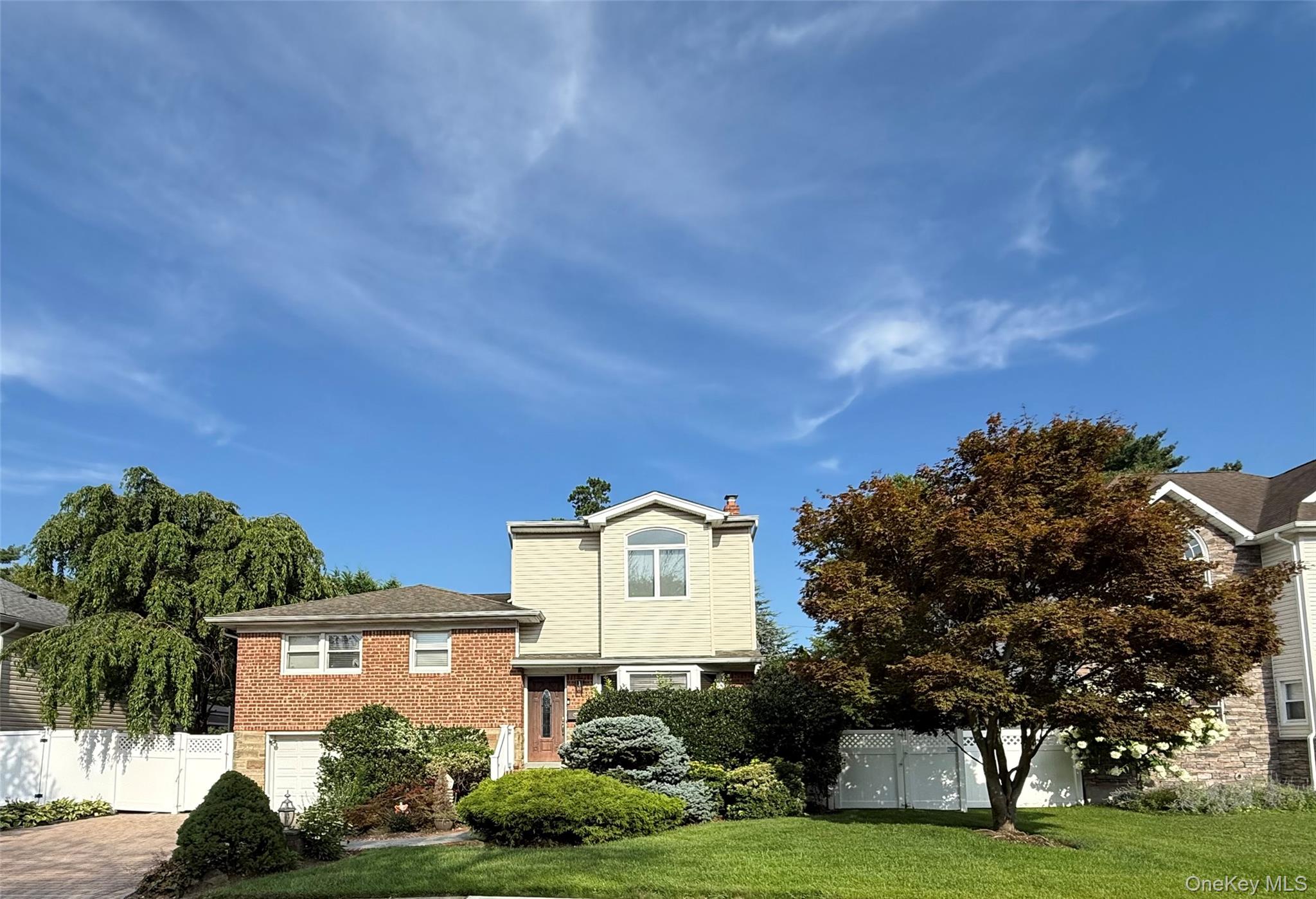 Kathleen Dr, Syosset, NY 11791 #1