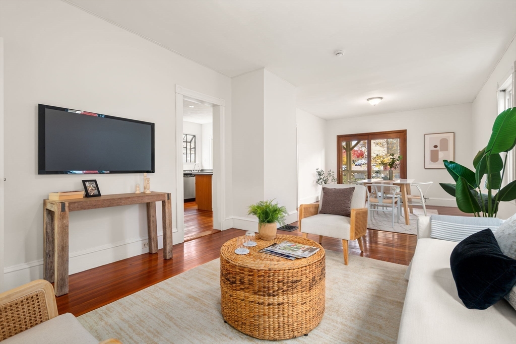 Cambridge, Massachusetts, 02140, United States, 2 Bedrooms Bedrooms, ,1 BathroomBathrooms,Residential,For Sale,1996055