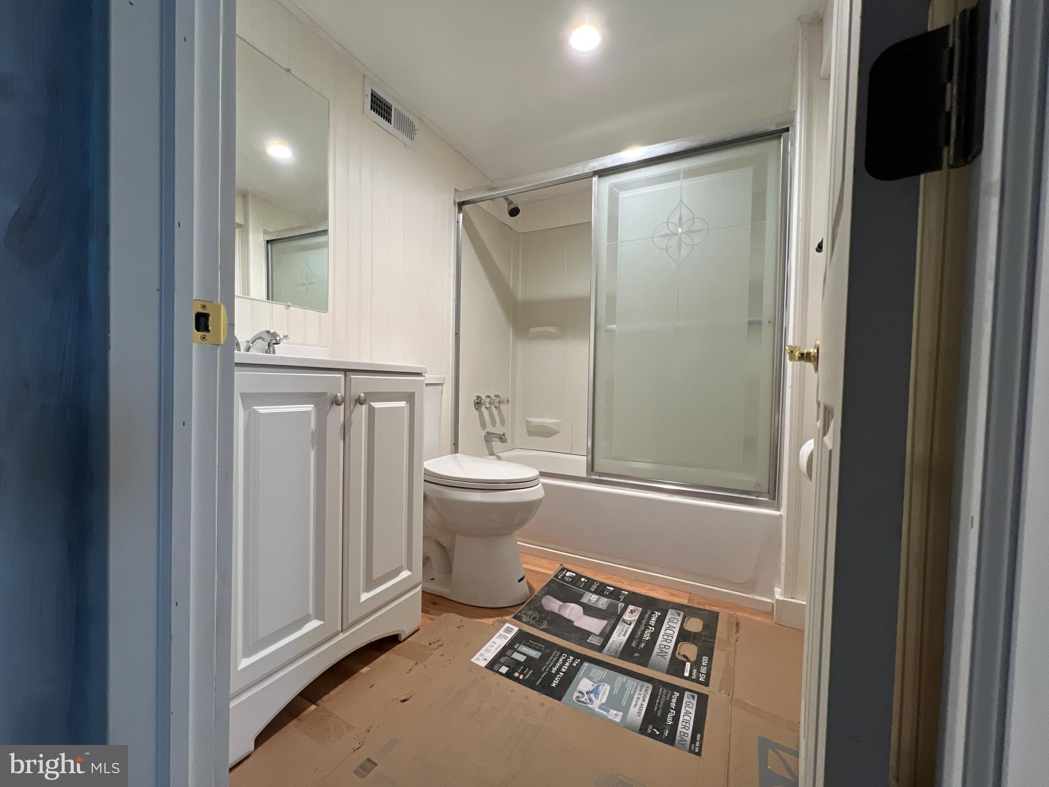 PASADENA, Maryland, 21122, United States, 4 Bedrooms Bedrooms, ,4 BathroomsBathrooms,Residential,For Sale,1975011