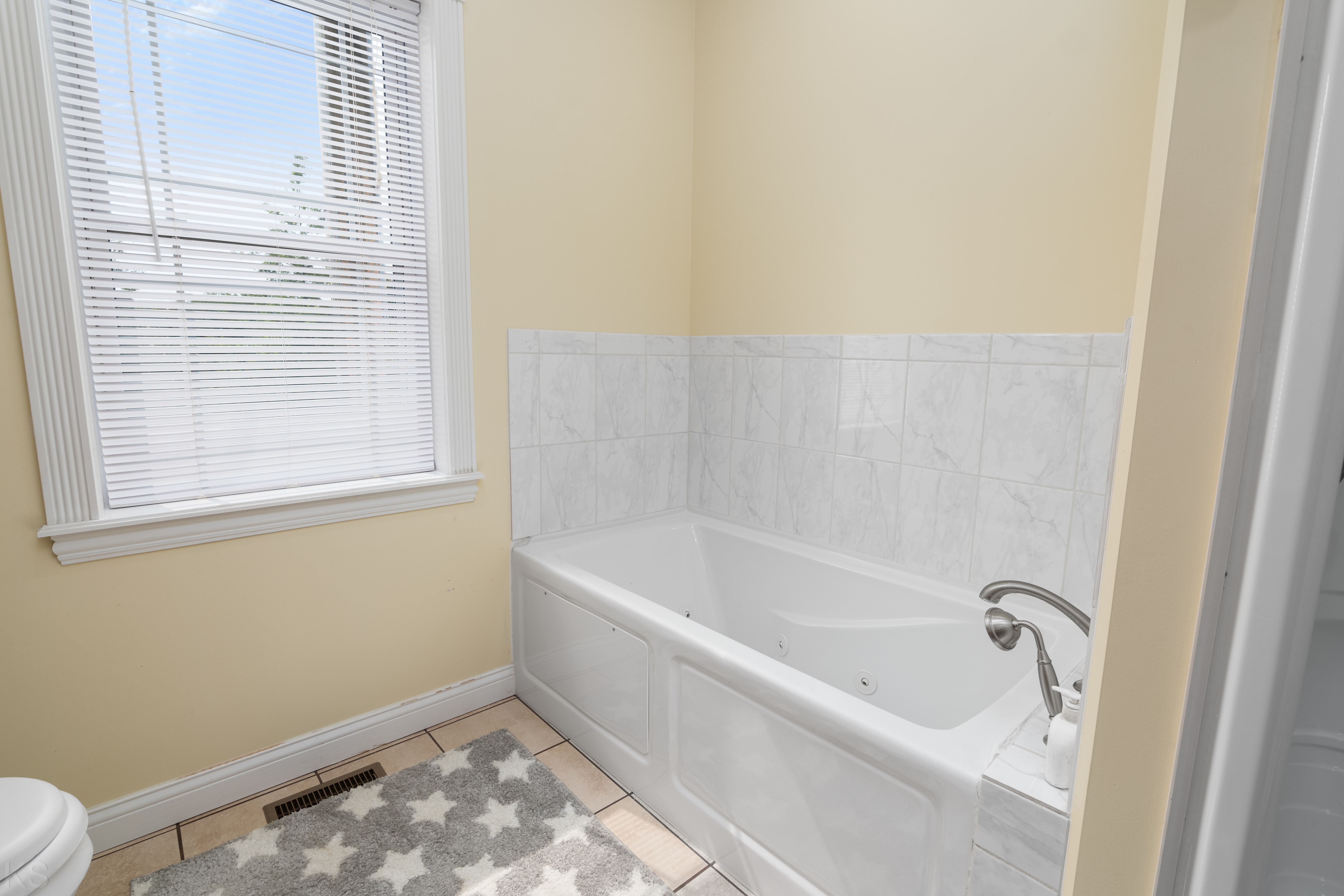Smithton, Missouri, 65350, United States, 3 Bedrooms Bedrooms, ,2 BathroomsBathrooms,Residential,For Sale,1846874