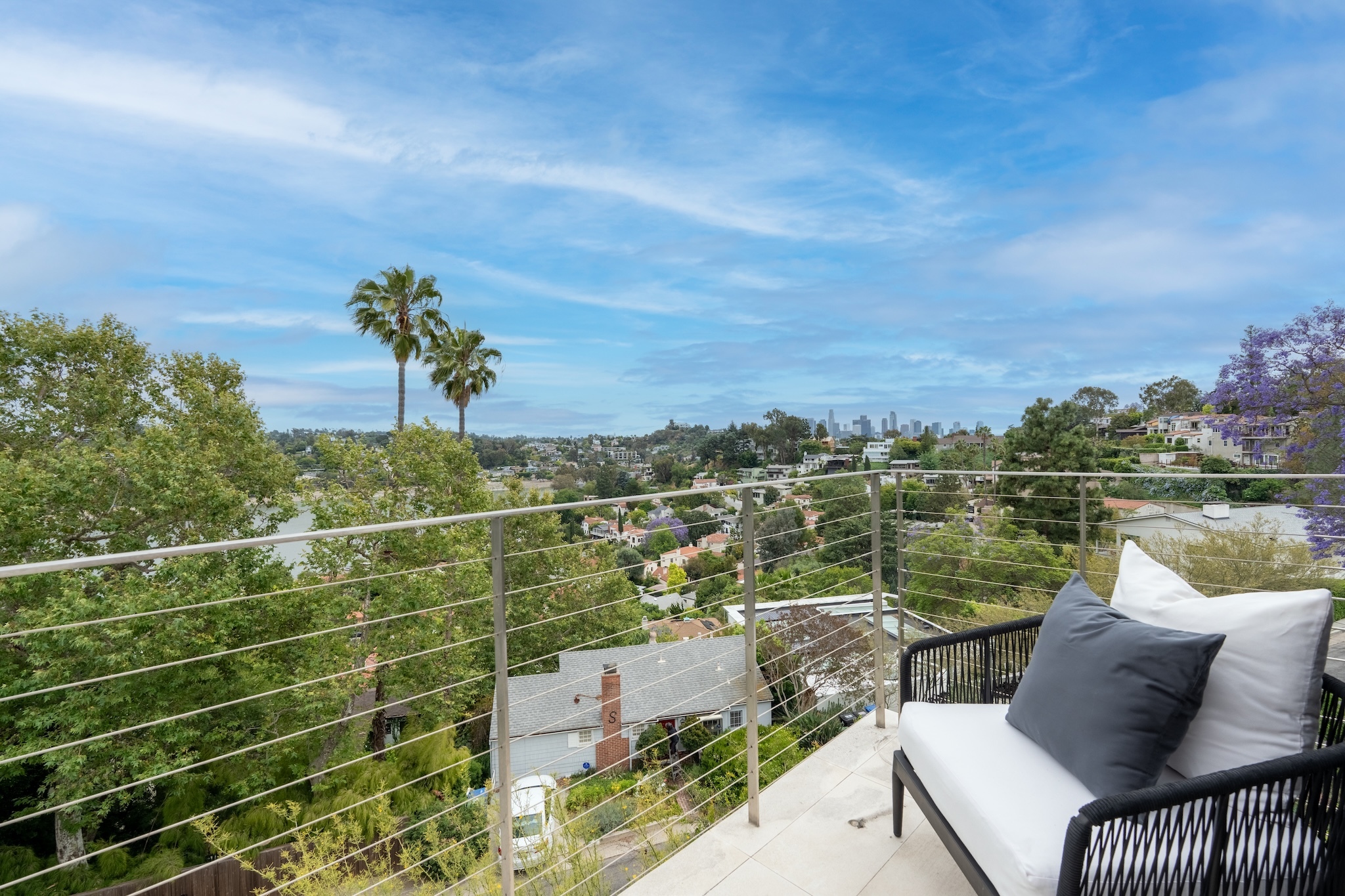  2129 Redcliff St - 物件實景