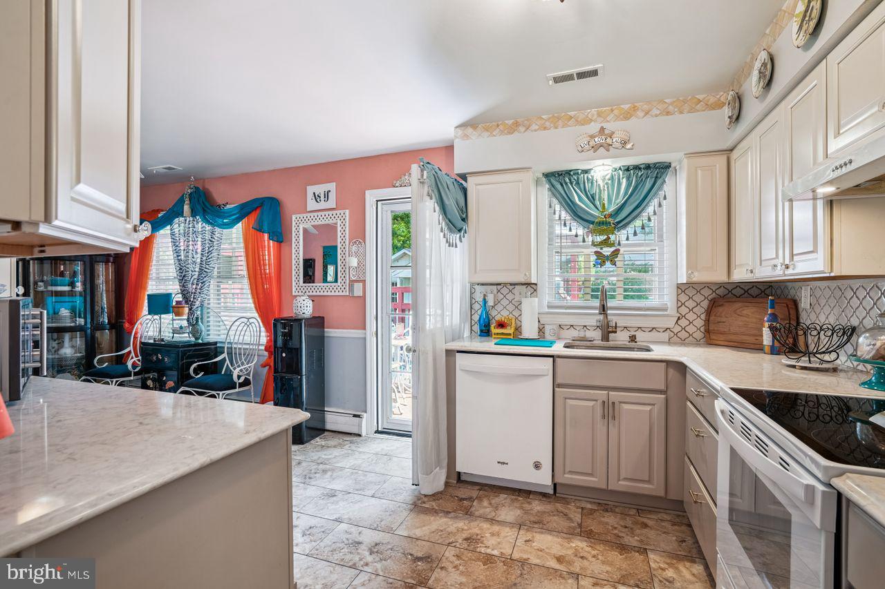 Glenn Dale, Maryland, 20769, United States, 6 Bedrooms Bedrooms, ,3 BathroomsBathrooms,Residential,For Sale,1932294