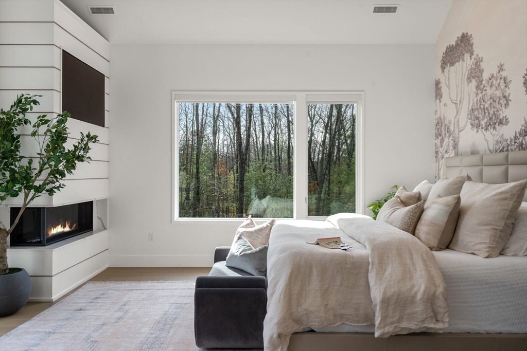 Weston, Massachusetts, 02493, United States, 6 Bedrooms Bedrooms, ,8 BathroomsBathrooms,Residential,For Sale,1946970