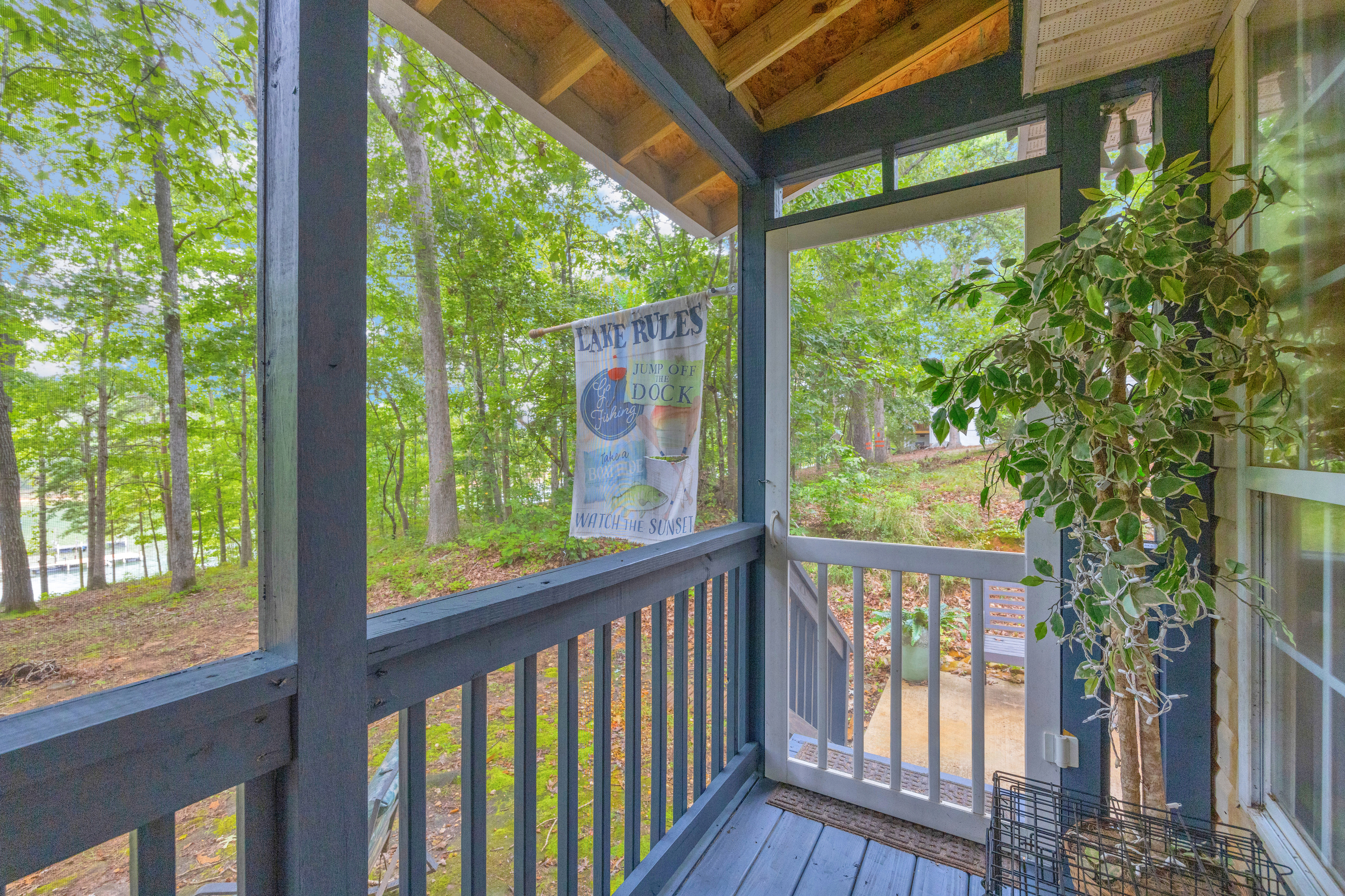 Hartwell, Georgia, 30643, United States, 2 Bedrooms Bedrooms, ,1 BathroomBathrooms,Residential,For Sale,1908192