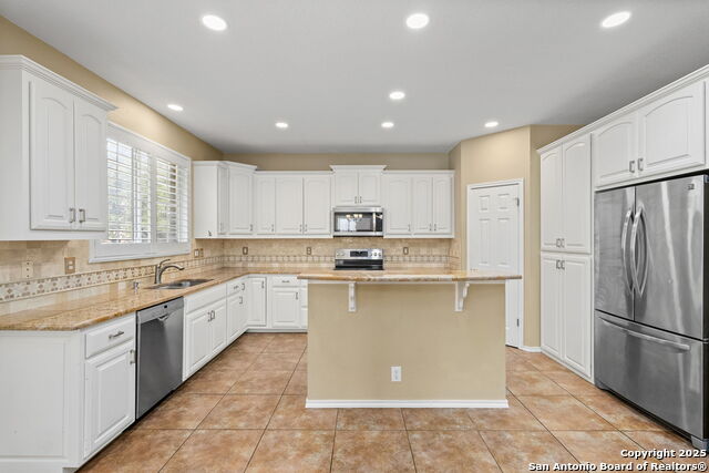 San Antonio, Texas, 78248, United States, 5 Bedrooms Bedrooms, ,4 BathroomsBathrooms,Residential,For Sale,1868454