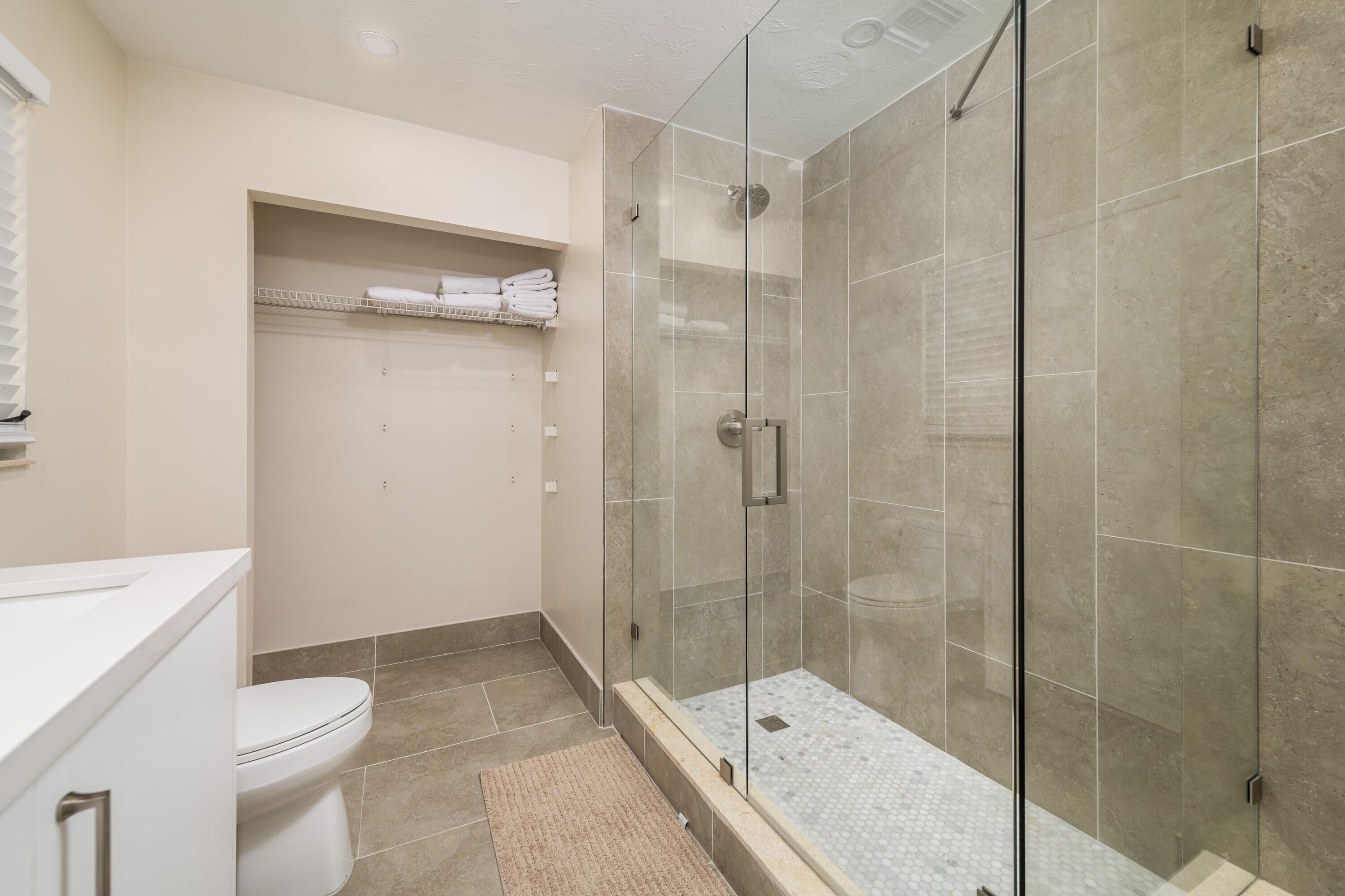 MARATHON, Florida, 33050, United States, 2 Bedrooms Bedrooms, ,2 BathroomsBathrooms,Residential,For Sale,1988223