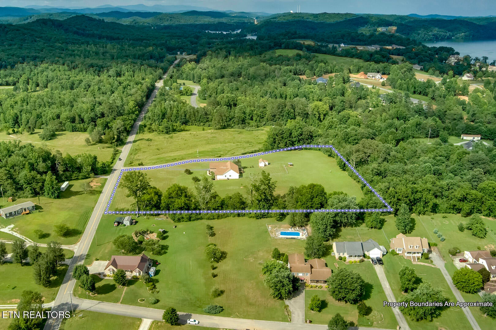 Harriman, Tennessee, 37748, United States, 3 Bedrooms Bedrooms, ,3 BathroomsBathrooms,Residential,For Sale,2011822