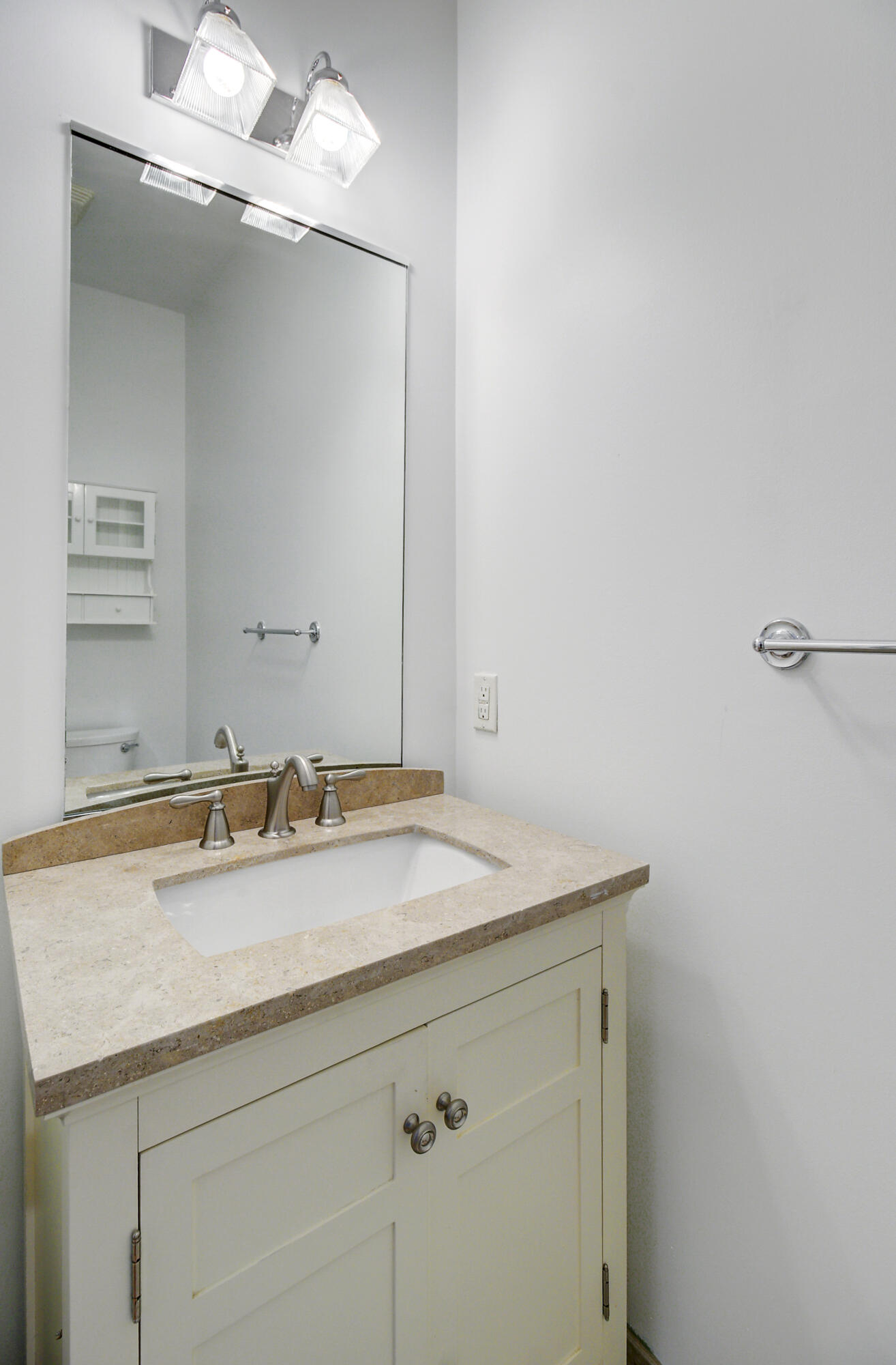 Mount Pleasant, South Carolina, 29464, United States, 3 Bedrooms Bedrooms, ,3 BathroomsBathrooms,Residential,For Sale,1992049