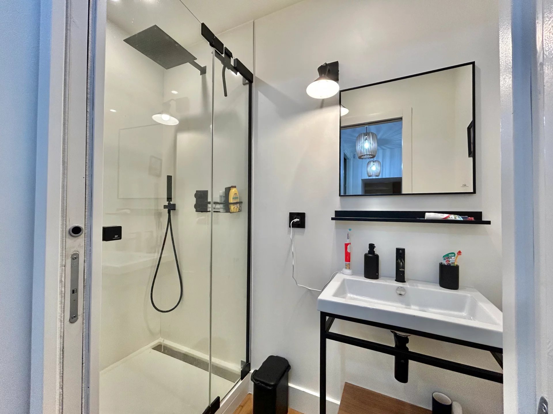 Bordeaux, New Aquitaine, 33000, FR, 3 Bedrooms Bedrooms, ,3 BathroomsBathrooms,Residential,For Sale,2003410