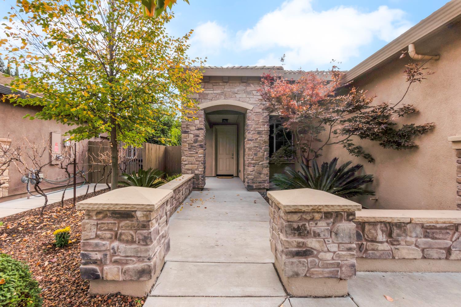 Roseville, California, 95661, United States, 3 Bedrooms Bedrooms, ,2 BathroomsBathrooms,Residential,For Sale,1987670