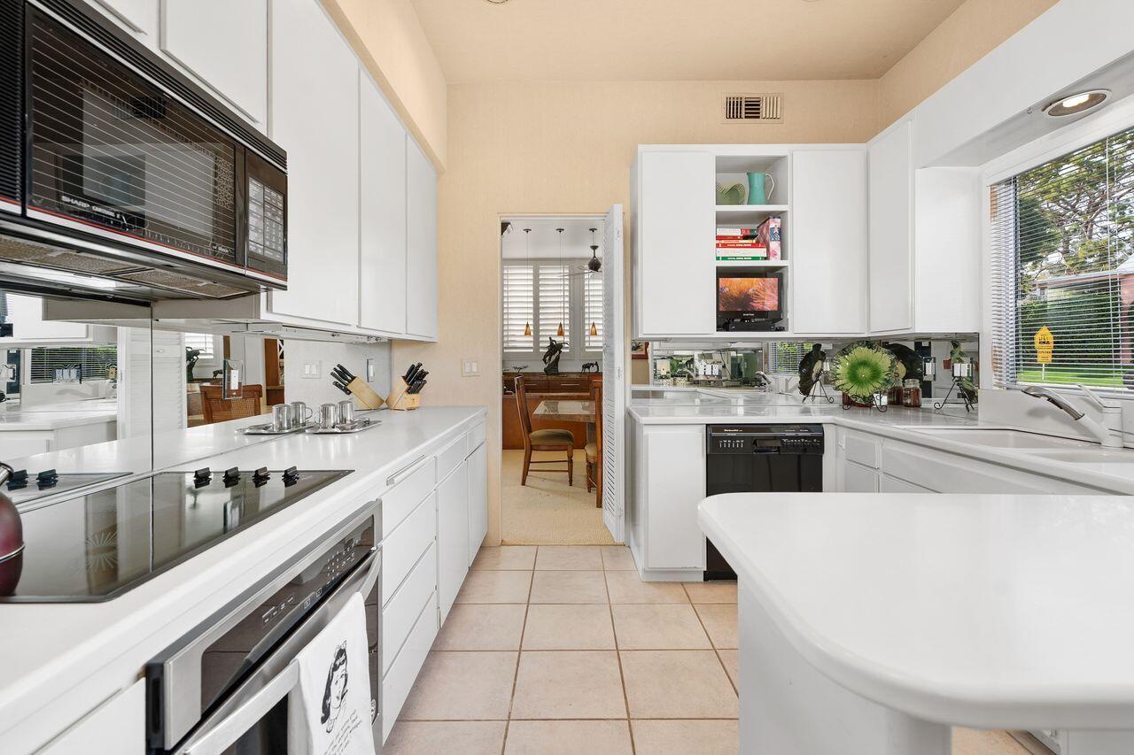 Palm Desert, California, 92260, United States, 2 Bedrooms Bedrooms, ,2 BathroomsBathrooms,Residential,For Sale,1992919