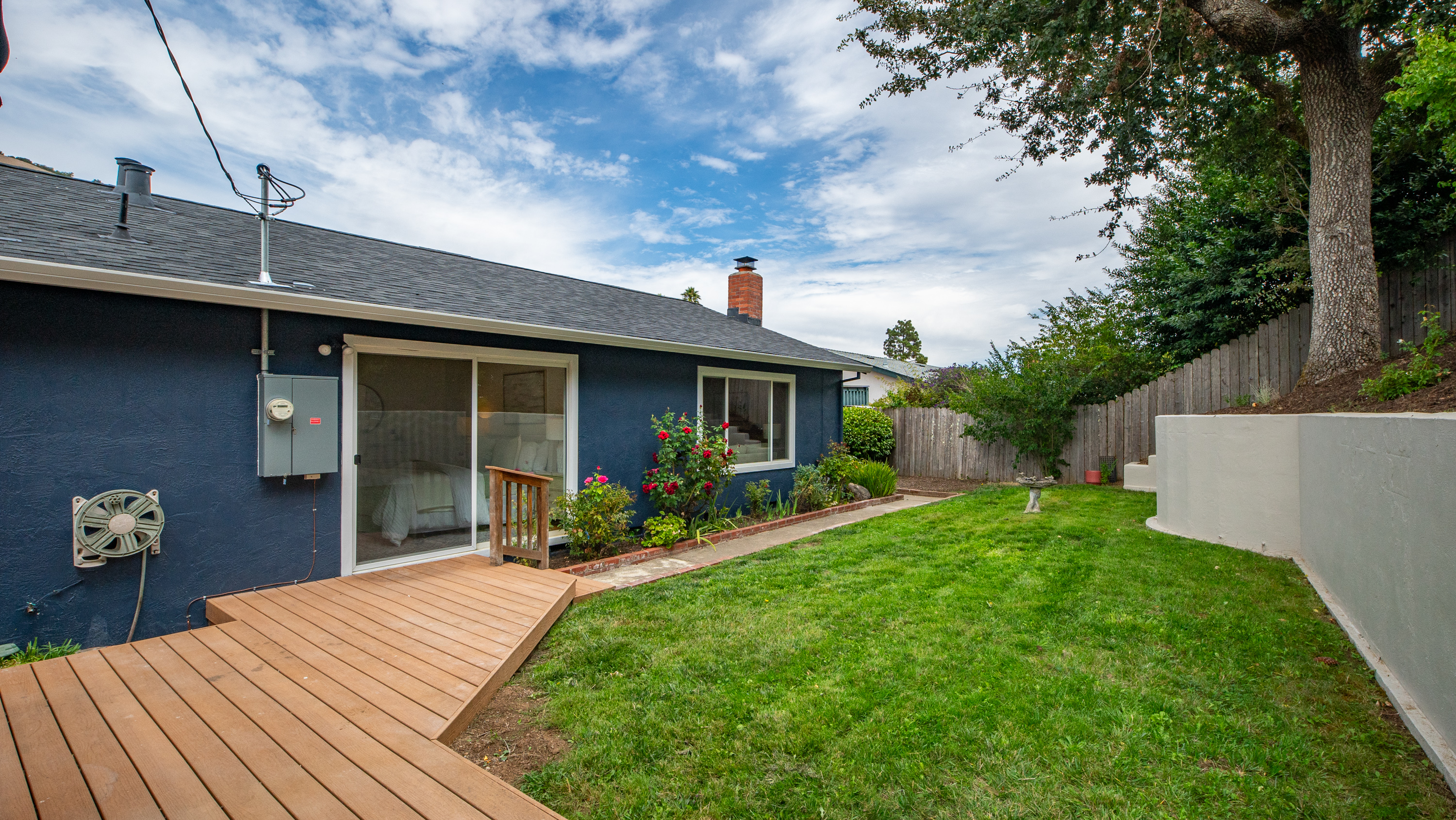  Single-Level, Beautifully Updated, and a Yard of Your Own - 物件實景