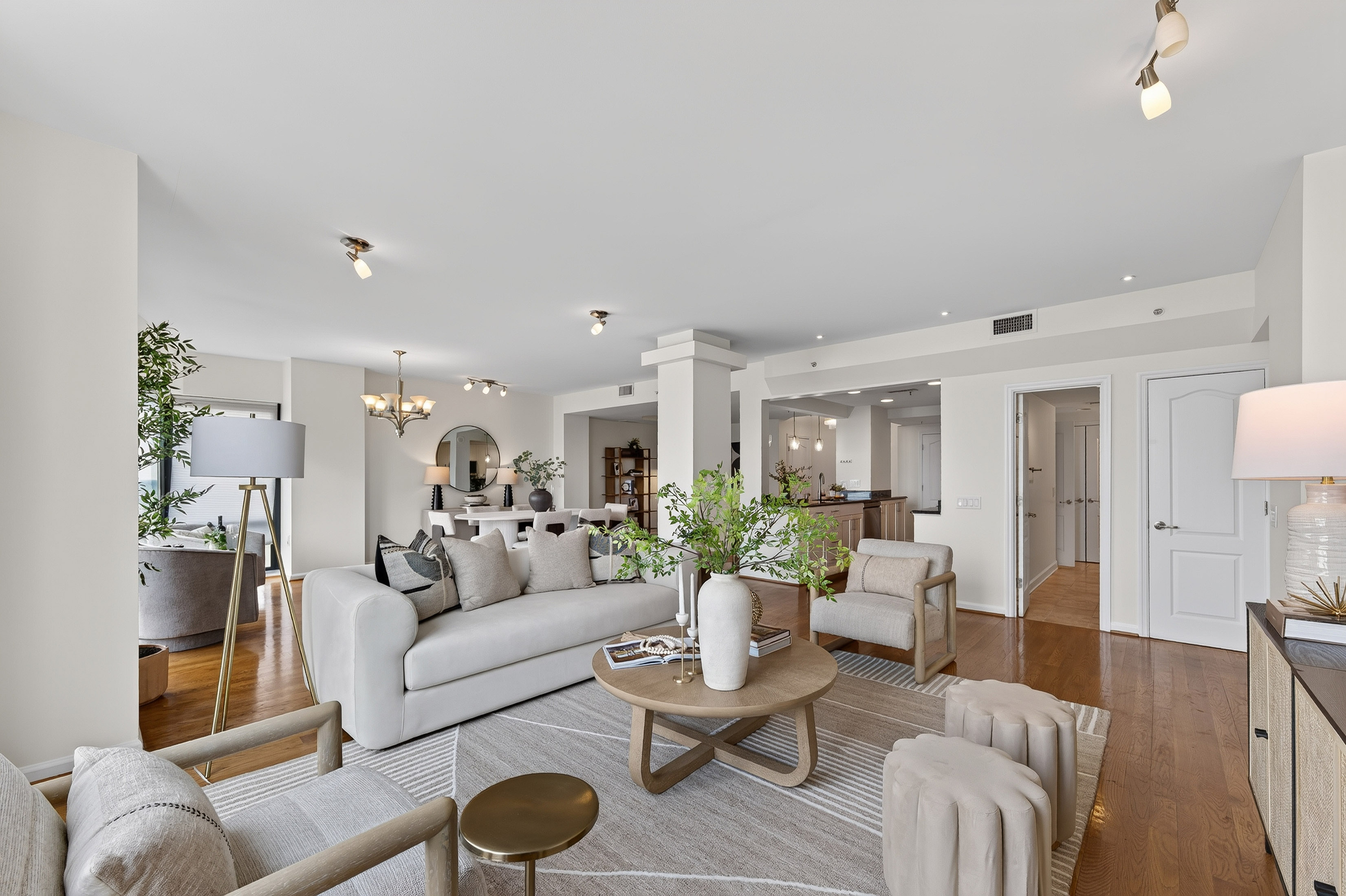 Welcome to Unit 2150 at The Oaks at Buckhead - 物件實景