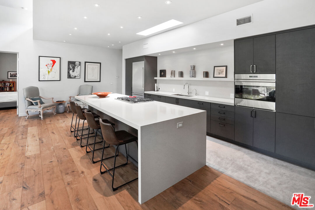 Malibu, California, 90265, United States, 4 Bedrooms Bedrooms, ,3 BathroomsBathrooms,Residential,For Sale,1917899