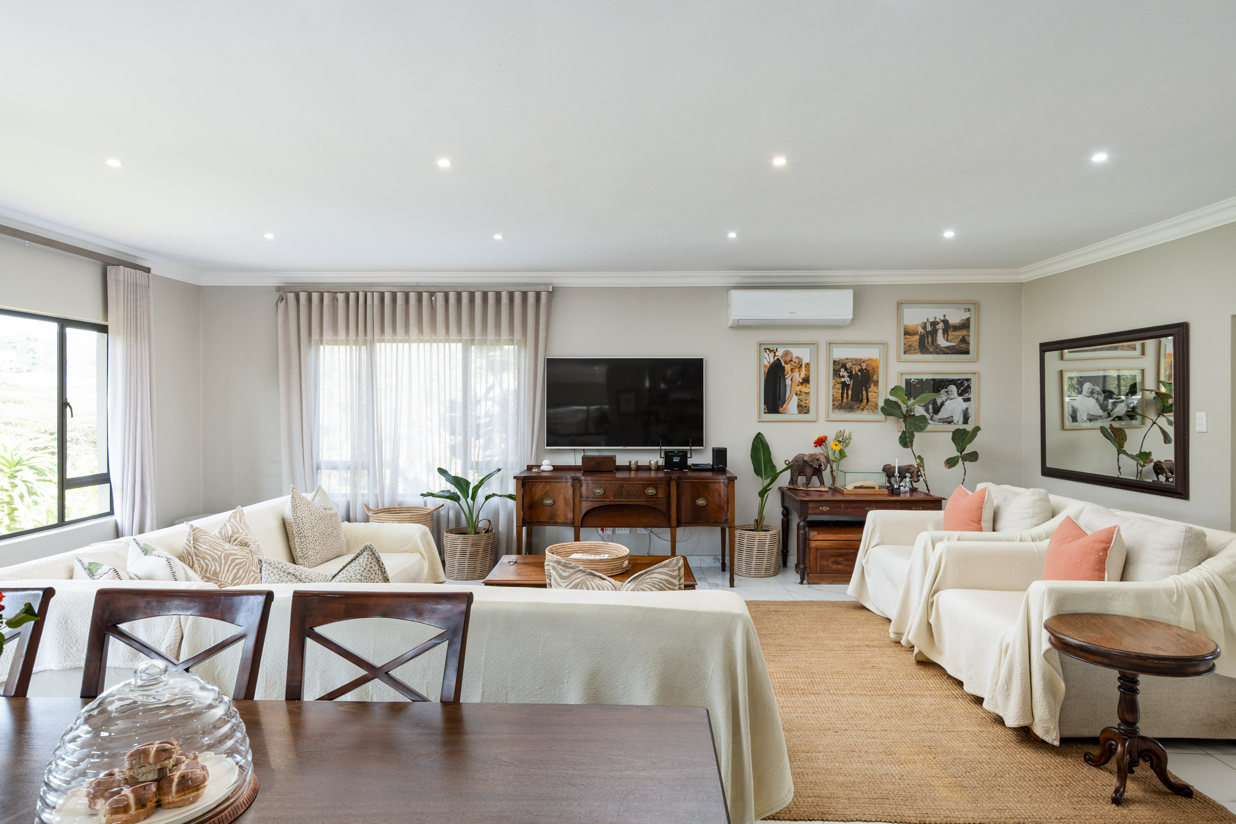  Forest Retreat with Solar Power and Exceptional Outdoor Living in Seaward Estate - 物件實景