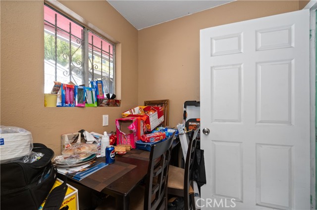 Los Angeles, California, 90044, United States, 2 Bedrooms Bedrooms, ,Residential,For Sale,1869360