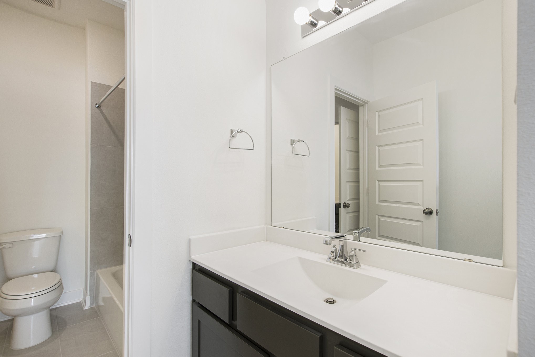 Katy, Texas, 77493, United States, 4 Bedrooms Bedrooms, ,4 BathroomsBathrooms,Residential,For Sale,1891372