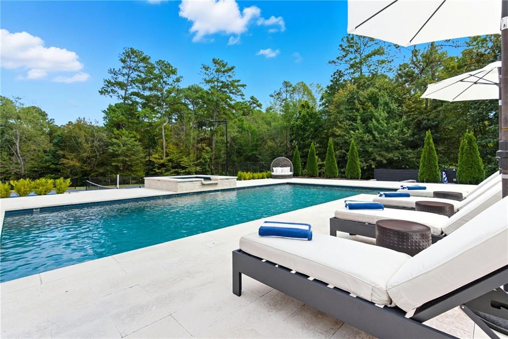 Alpharetta, Georgia, 30005, United States, 4 Bedrooms Bedrooms, ,6 BathroomsBathrooms,Residential,For Sale,1983404