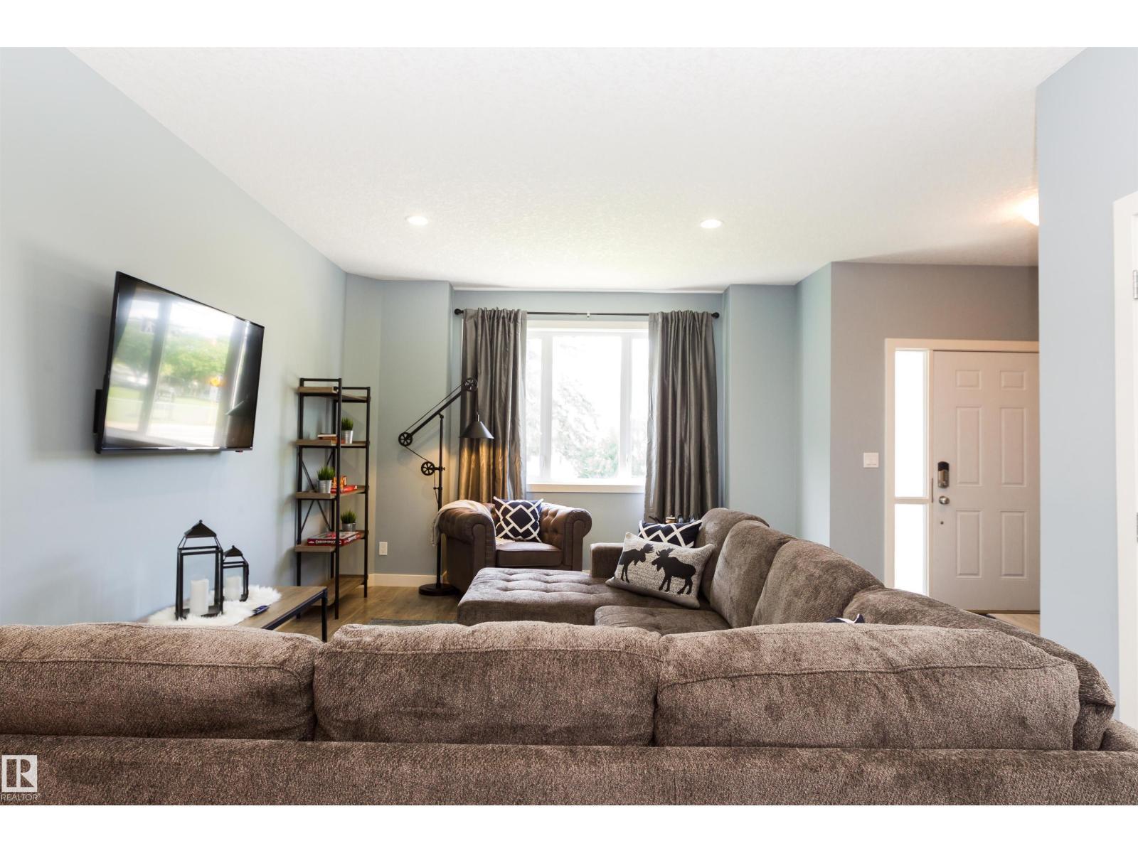 EDMONTON, Alberta, T5R 1N1, CA, 5 Bedrooms Bedrooms, ,3 BathroomsBathrooms,Residential,For Sale,1913571