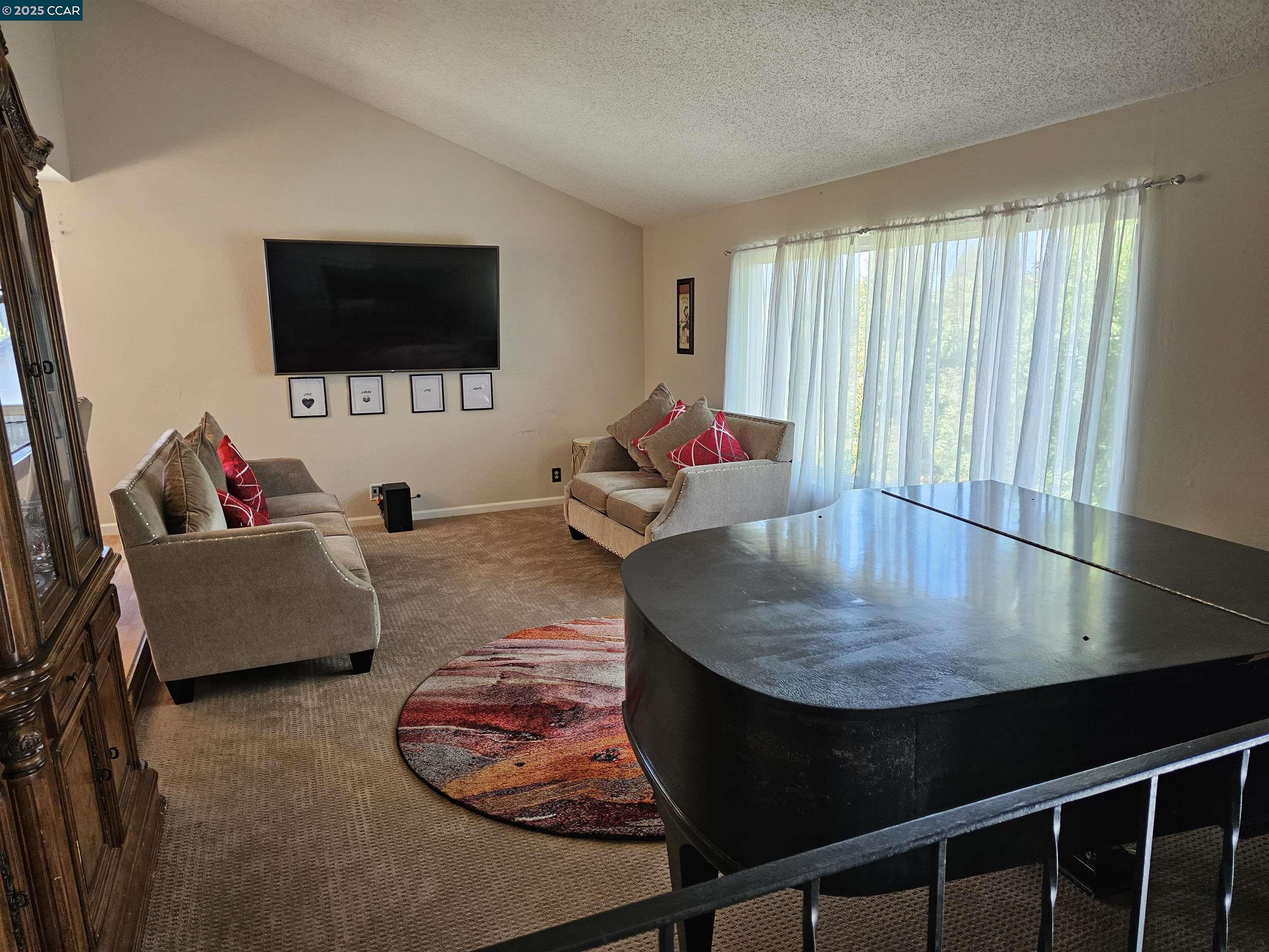 Pinole, California, 94564, United States, 3 Bedrooms Bedrooms, ,2 BathroomsBathrooms,Residential,For Sale,1877379