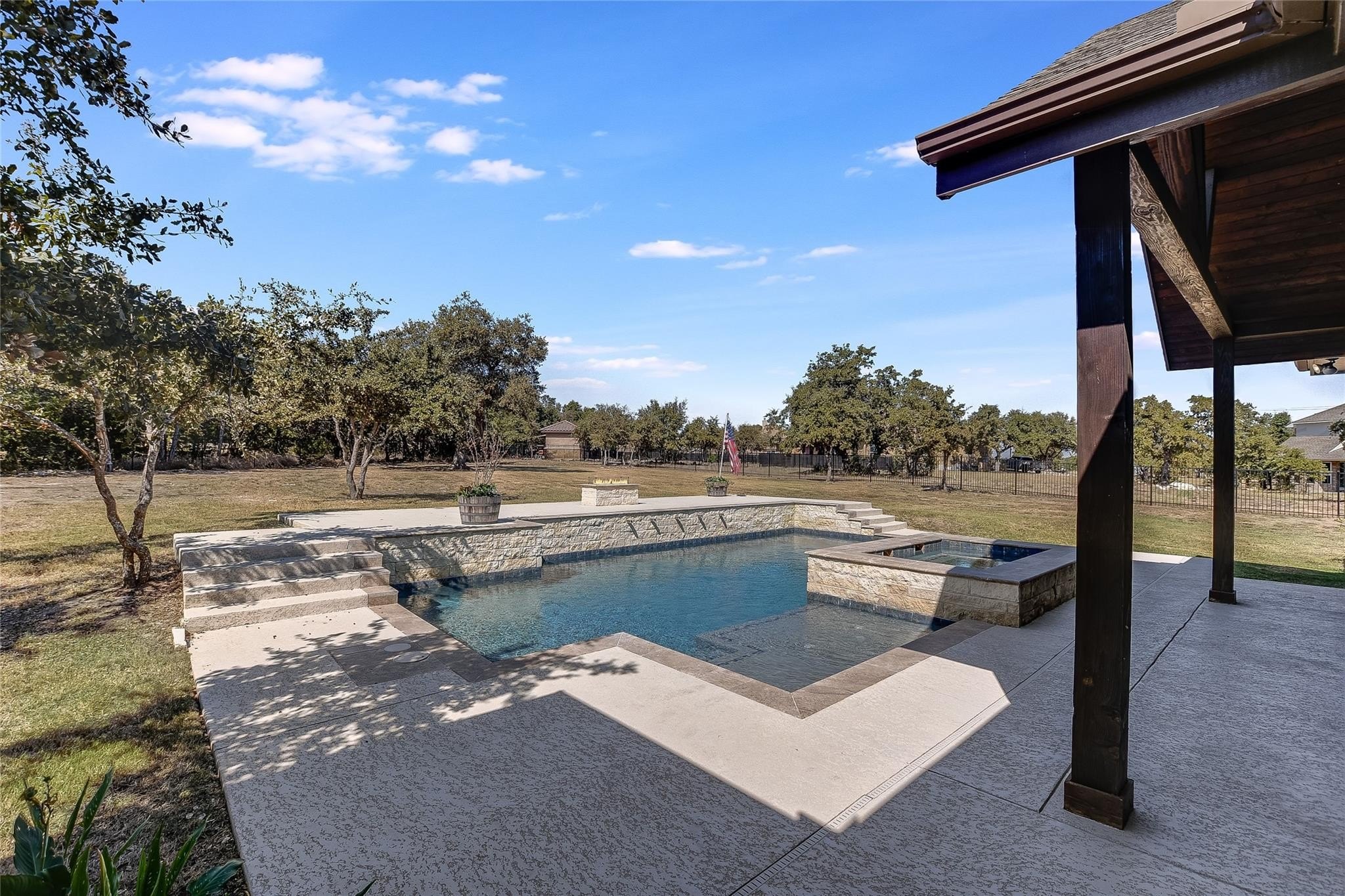 Georgetown, Texas, 78633, United States, 4 Bedrooms Bedrooms, ,3 BathroomsBathrooms,Residential,For Sale,1982039