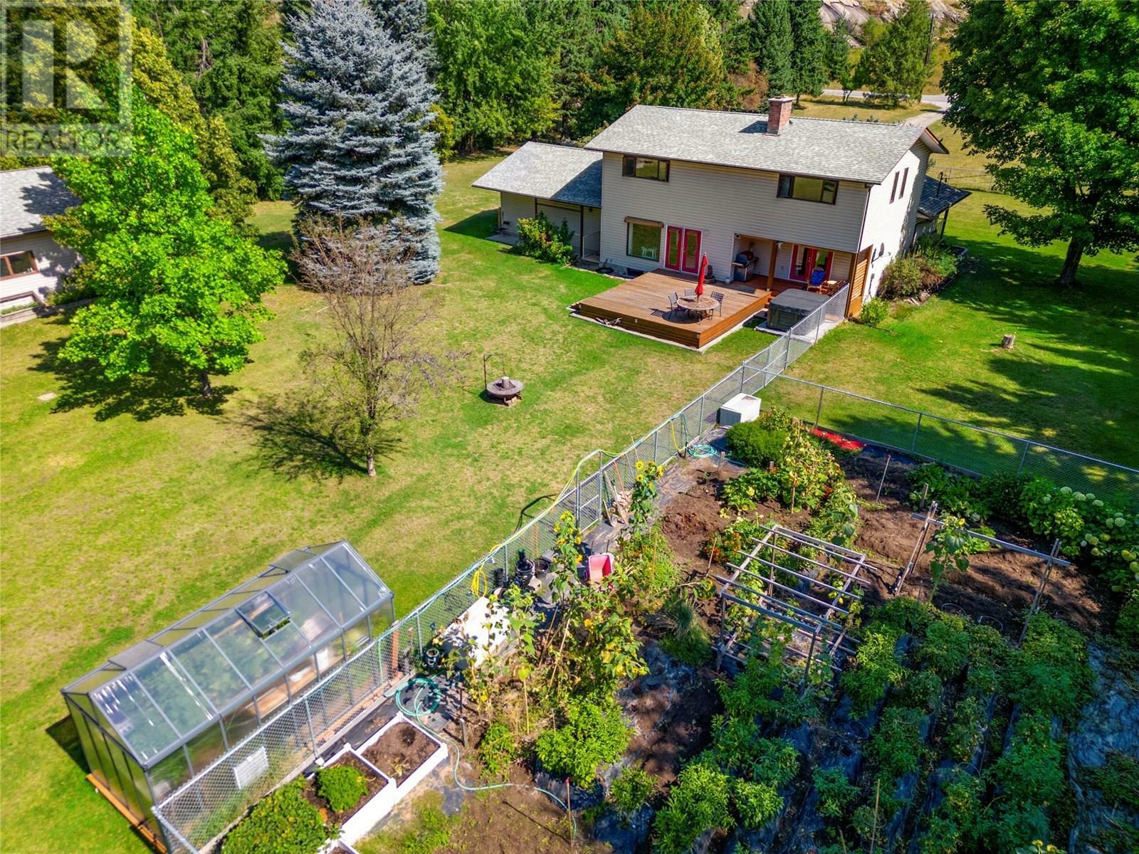 CASTLEGAR, British Columbia, V1N 4S6, CA, 4 Bedrooms Bedrooms, ,3 BathroomsBathrooms,Residential,For Sale,1859816