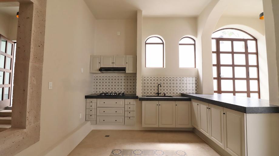 Pátzcuaro, Michoacán de Ocampo, 61606, Mexico, 5 Bedrooms Bedrooms, ,3 BathroomsBathrooms,Residential,For Sale,1729660