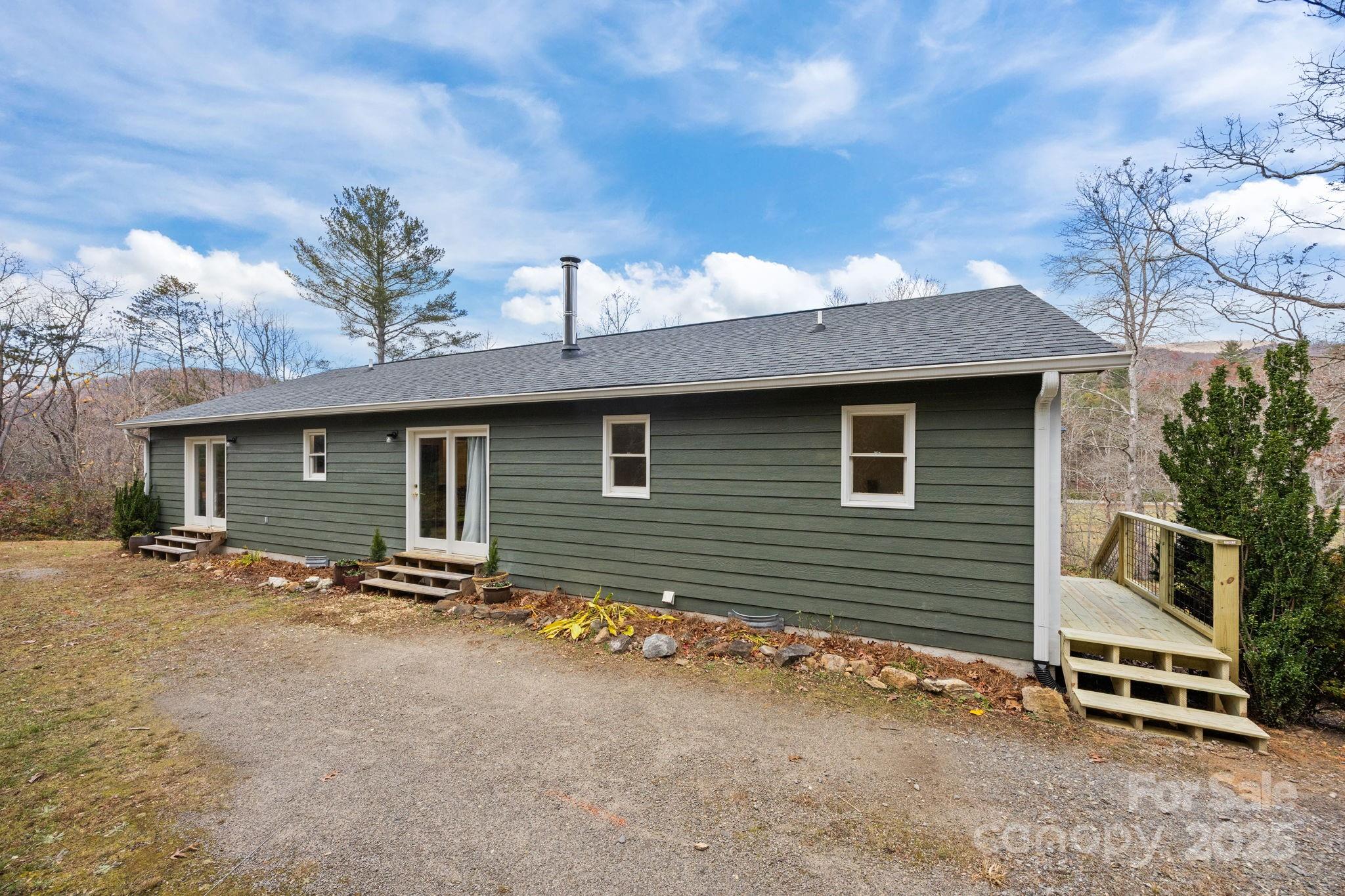 Fairview, North Carolina, 28730, United States, 3 Bedrooms Bedrooms, ,2 BathroomsBathrooms,Residential,For Sale,1991257