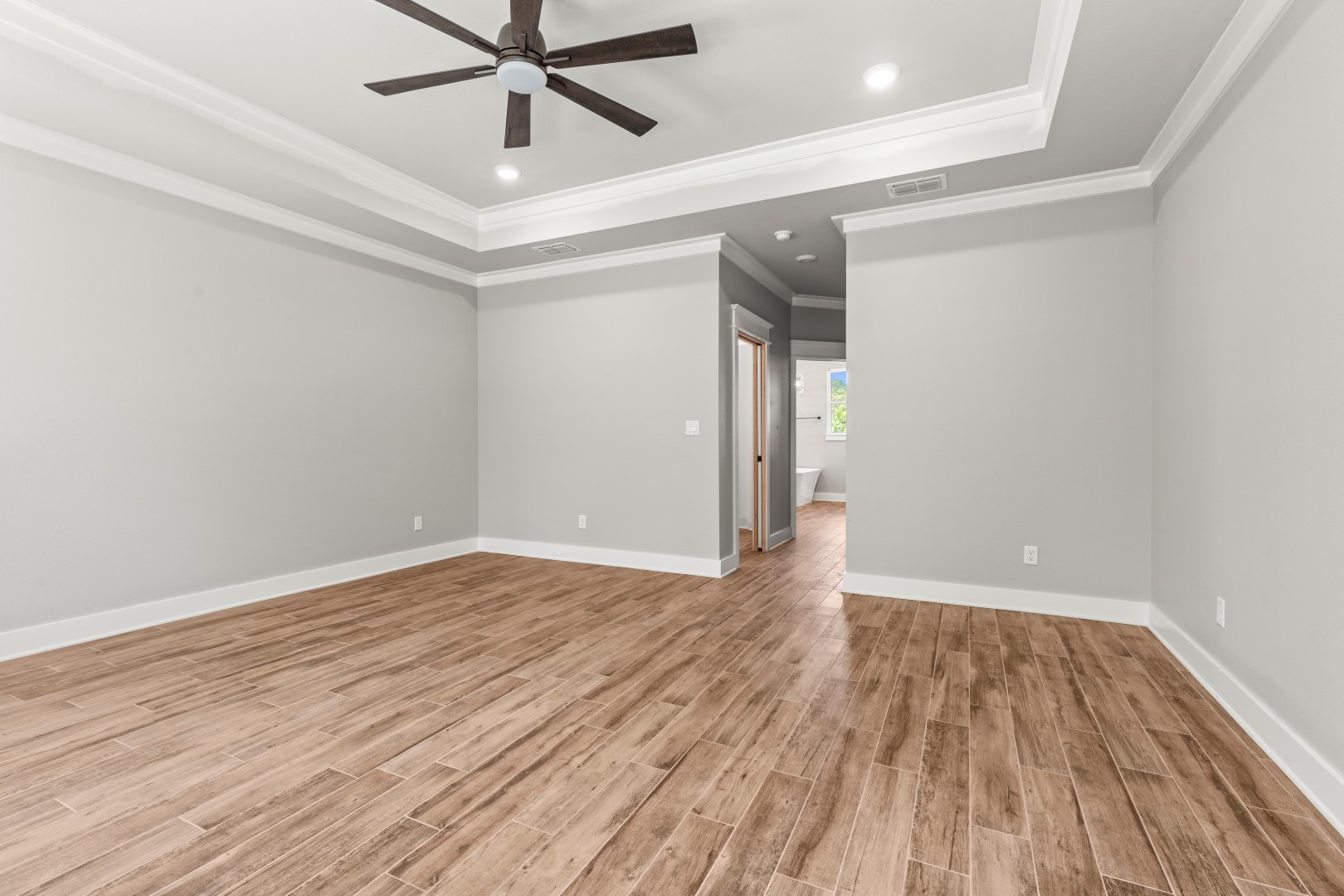 Tyler, Texas, 75706, United States, 4 Bedrooms Bedrooms, ,3 BathroomsBathrooms,Residential,For Sale,1983629