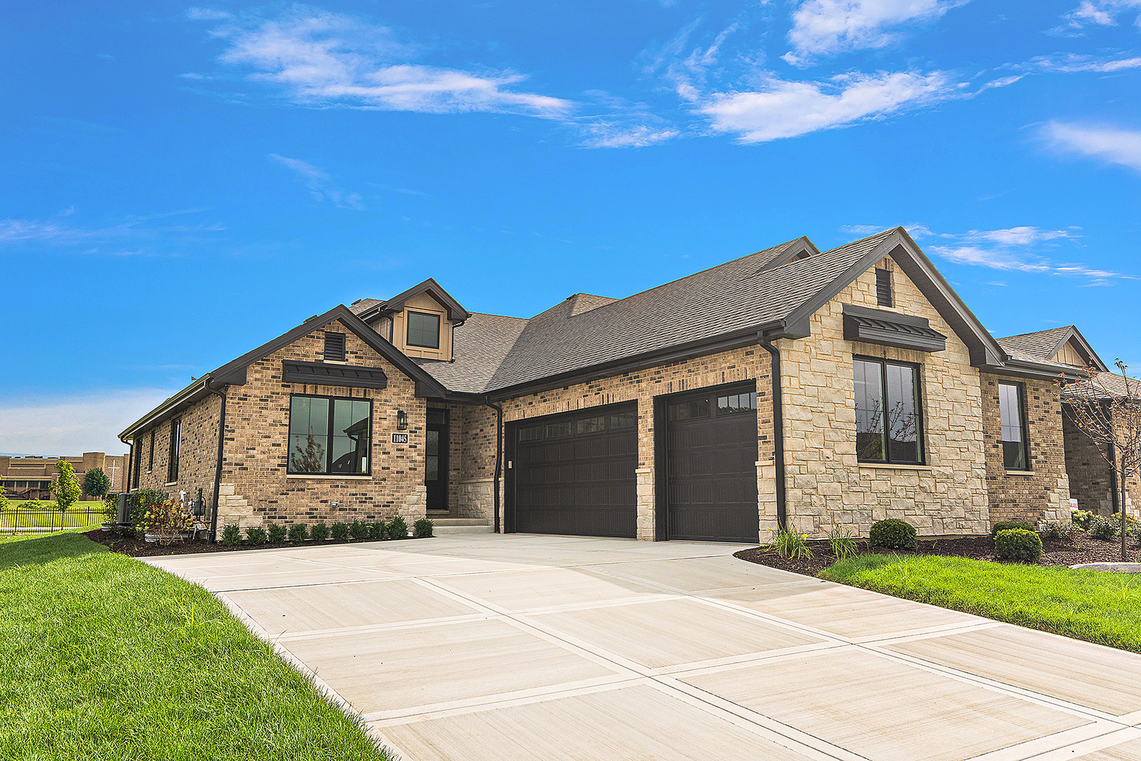 Orland Park, Illinois, 60467, United States, 4 Bedrooms Bedrooms, ,3 BathroomsBathrooms,Residential,For Sale,1976249