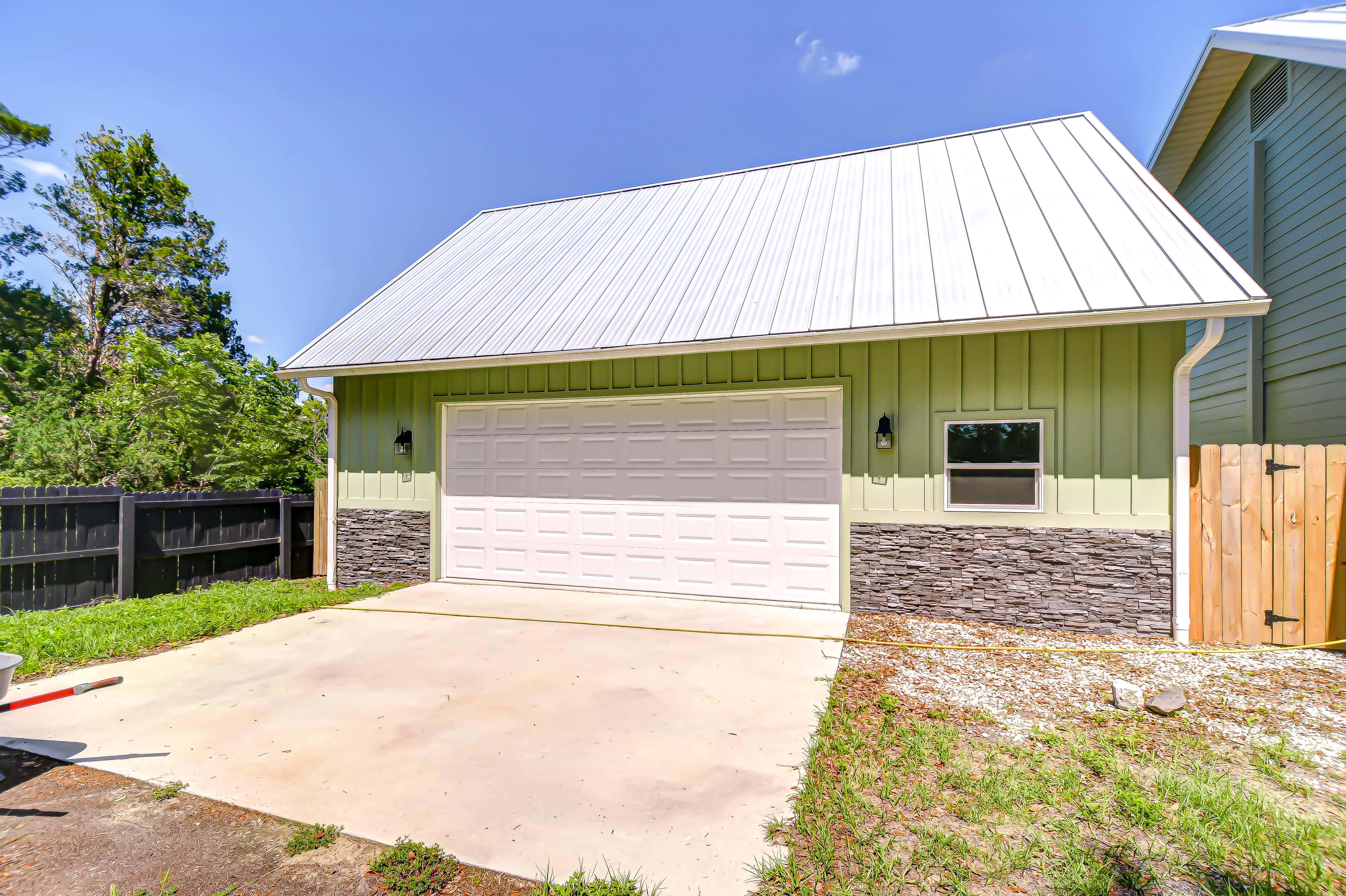 Dade City, Florida, 33523, United States, 4 Bedrooms Bedrooms, ,3 BathroomsBathrooms,Residential,For Sale,1873323