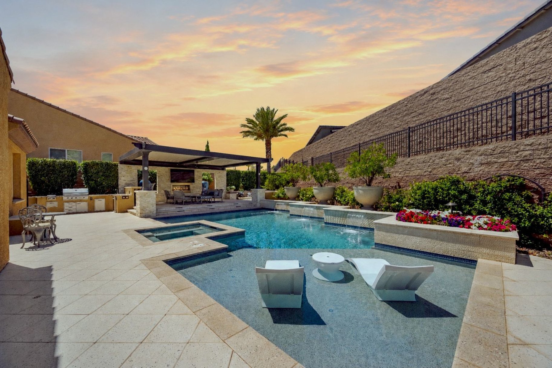  DESIGNER DREAM OASIS IN GATED LAKE LAS VEGAS, FURNISHED TURN-KEY - 物件實景
