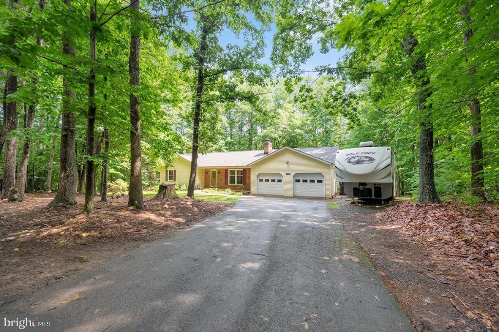 Fredericksburg, Virginia, 22406, United States, 3 Bedrooms Bedrooms, ,2 BathroomsBathrooms,Residential,For Sale,2049336