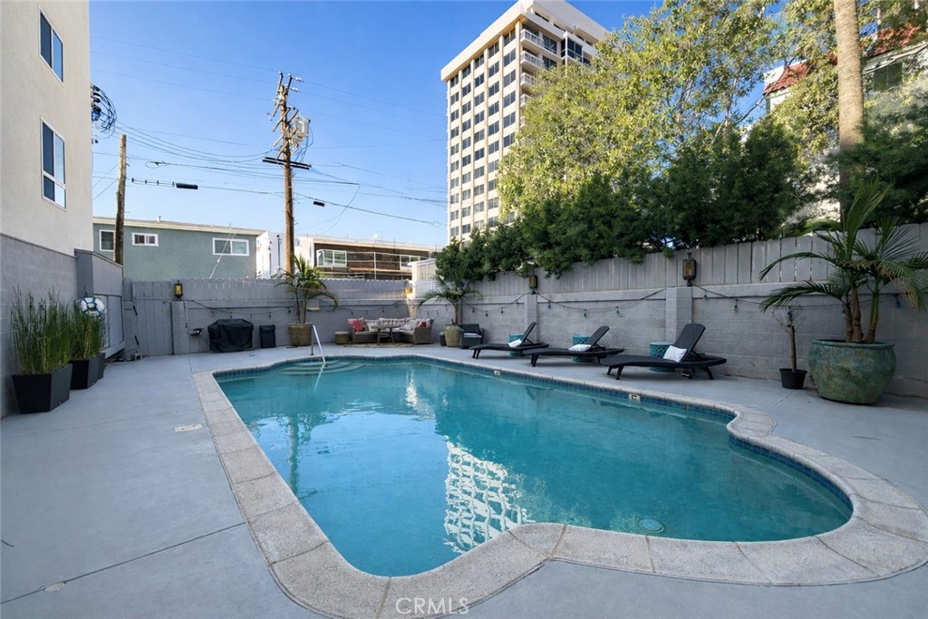 San Diego, California, 92103, United States, 2 Bedrooms Bedrooms, ,1 BathroomBathrooms,Residential,For Sale,2007825