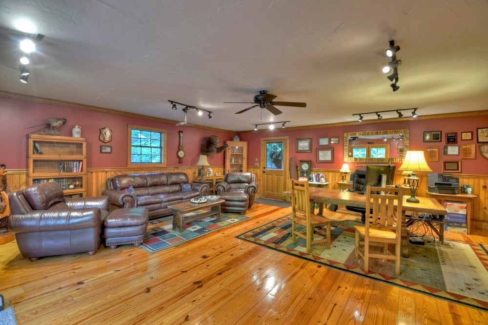 Blue Ridge, Georgia, 30513, United States, 4 Bedrooms Bedrooms, ,3 BathroomsBathrooms,Residential,For Sale,1858921