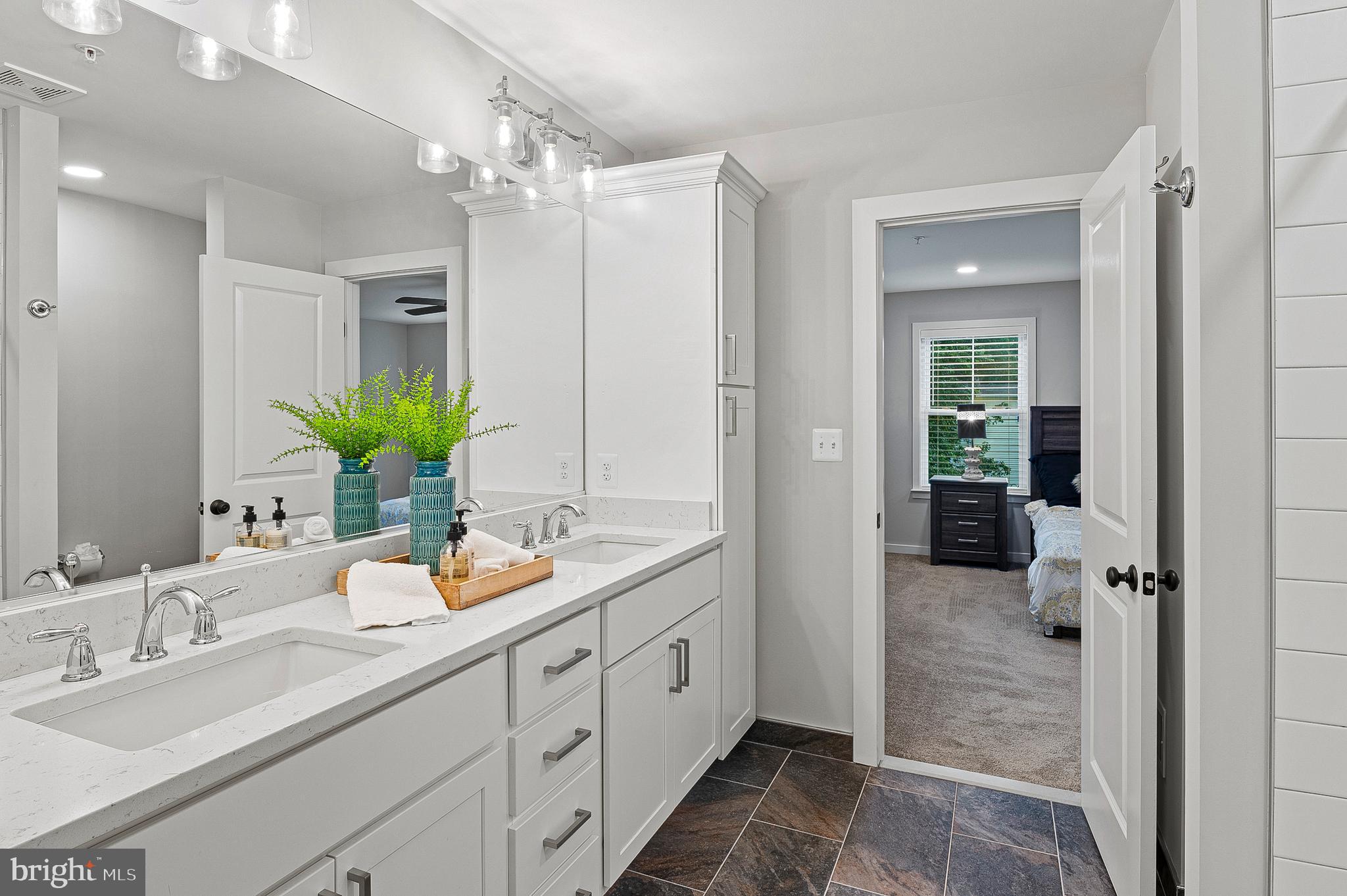 Edgewater, Maryland, 21037, United States, 5 Bedrooms Bedrooms, ,3 BathroomsBathrooms,Residential,For Sale,1895020