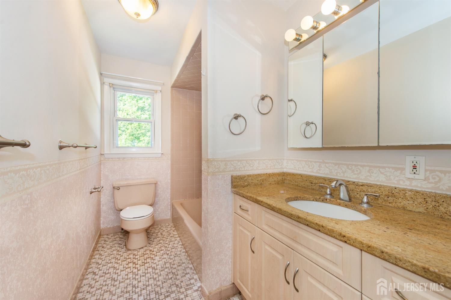 South Plainfield, New Jersey, 07080, United States, 4 Bedrooms Bedrooms, ,2 BathroomsBathrooms,Residential,For Sale,1992169