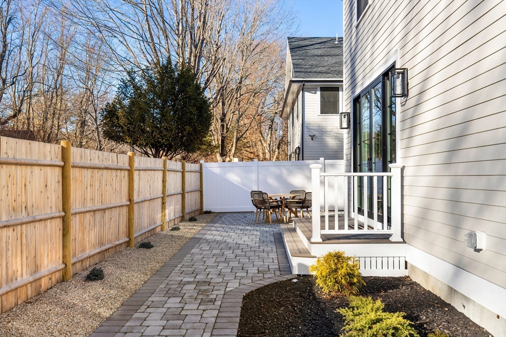 Concord, Massachusetts, 01742, United States, 4 Bedrooms Bedrooms, ,4 BathroomsBathrooms,Residential,For Sale,2005655