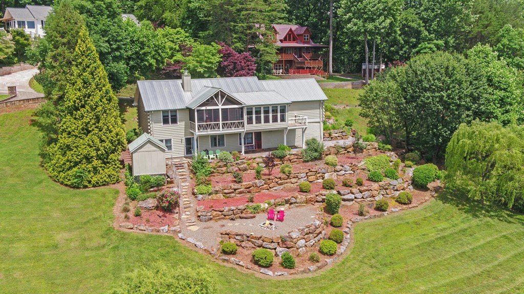 Young Harris, Georgia, 30582, United States, 3 Bedrooms Bedrooms, ,3 BathroomsBathrooms,Residential,For Sale,1974109